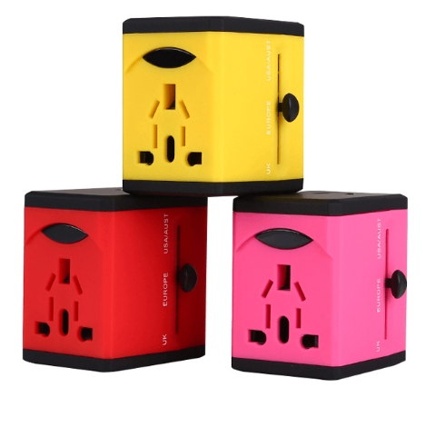 The Diplomat — Universal Fast-Charge Travel Adapter